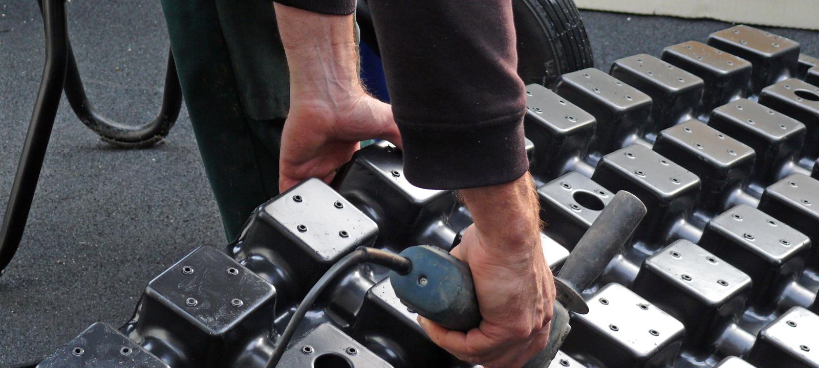 Elemento de drenaje está cortado